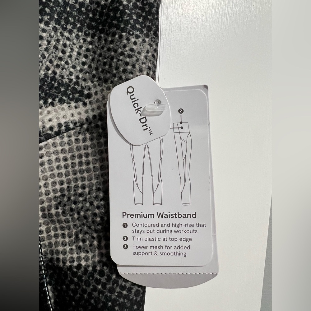 Women’s Capri leggings black white grey PXL highrise XERSION petite new NWT - Picture 5 of 8
